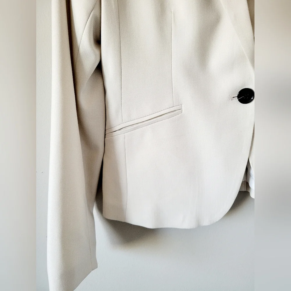 H&M Women's Fitted Blazer Ivory/Light Cream Woven Lined One Button New Medium - Picture 15 of 16
